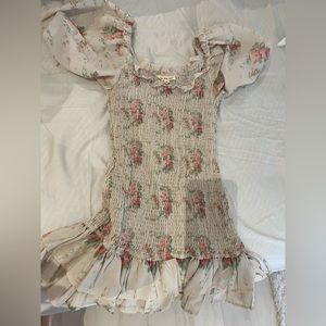 Short scrunchy dress floral with puff sleeves